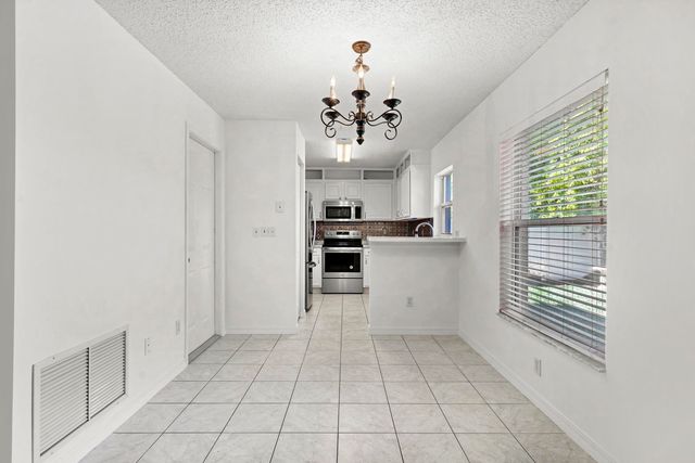 444 Mango Cir, St Augustine, FL 32095