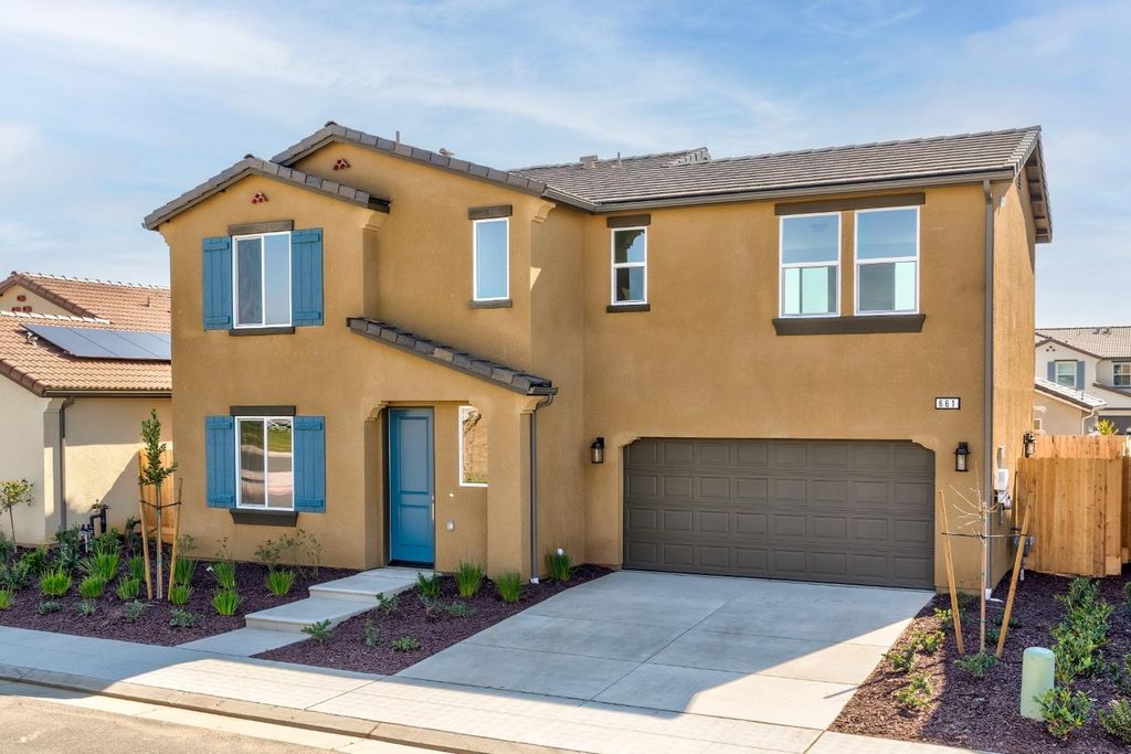 661 Lucas Avenue S, Madera, CA 93636