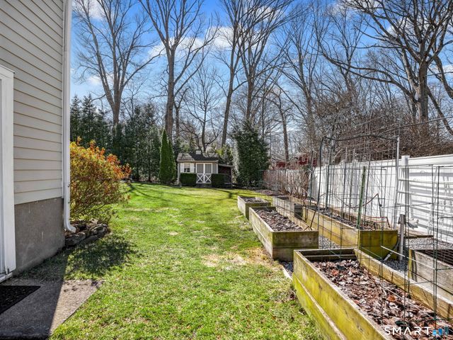 30 Rolling Wood Drive, Trumbull, CT 06611