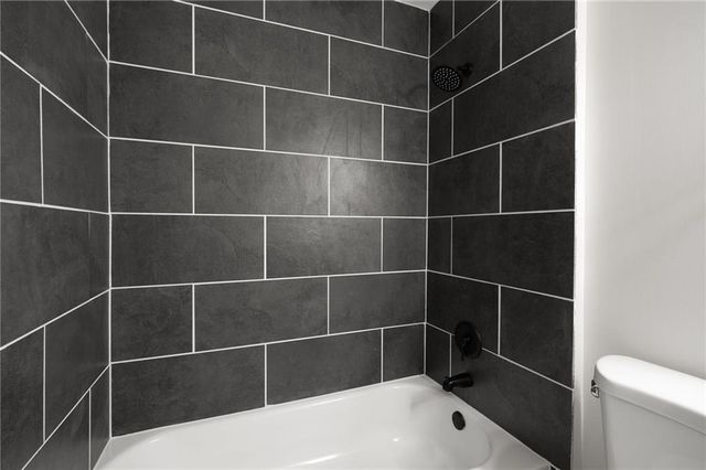 901 SW Speas Drive, Blue Springs, MO 64014