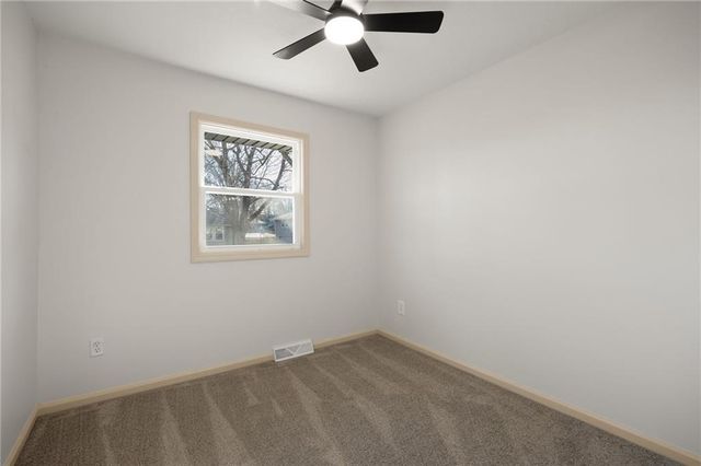 901 SW Speas Drive, Blue Springs, MO 64014