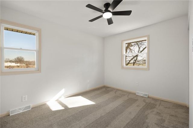 901 SW Speas Drive, Blue Springs, MO 64014