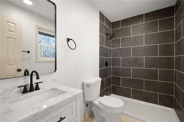 901 SW Speas Drive, Blue Springs, MO 64014