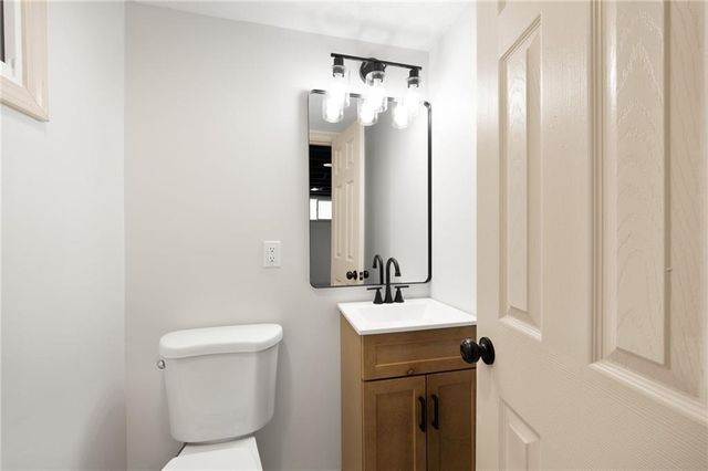 901 SW Speas Drive, Blue Springs, MO 64014