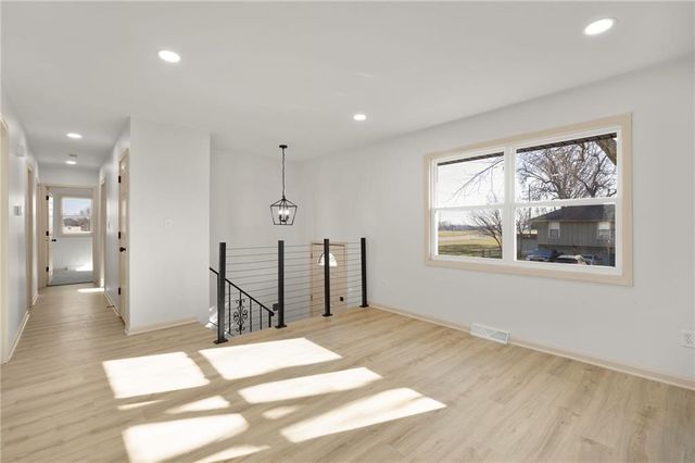 901 SW Speas Drive, Blue Springs, MO 64014