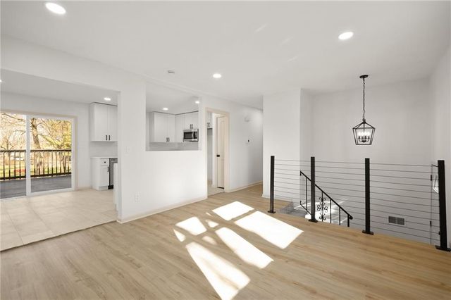 901 SW Speas Drive, Blue Springs, MO 64014