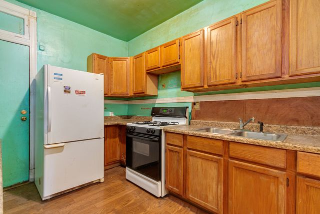 6328 S Langley Avenue, Chicago, IL 60637