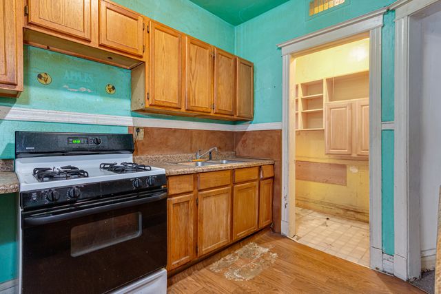 6328 S Langley Avenue, Chicago, IL 60637