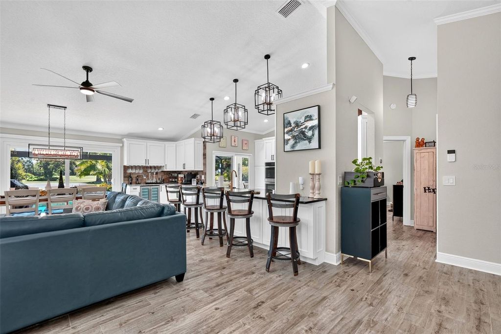 Image 18 of property listing at 6806 PLEASANT HILL ROAD, Bradenton, FL 34203