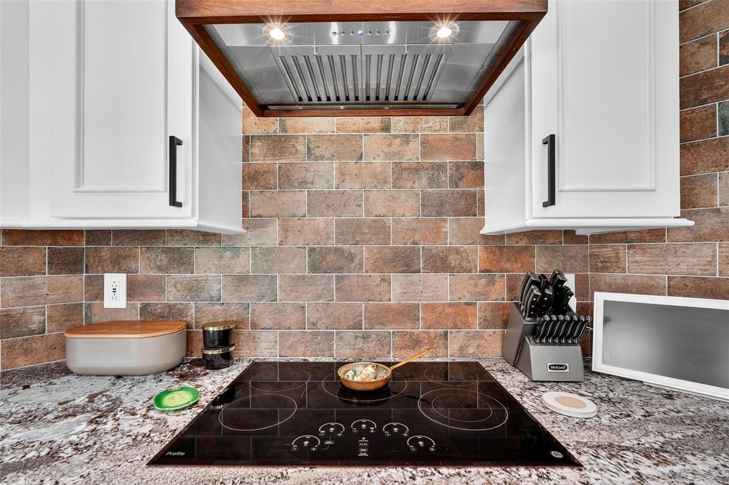 Image 21 of property listing at 6806 PLEASANT HILL ROAD, Bradenton, FL 34203