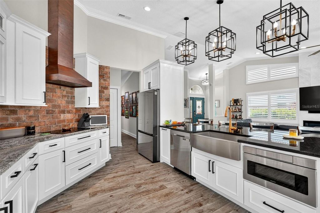 Image 27 of property listing at 6806 PLEASANT HILL ROAD, Bradenton, FL 34203