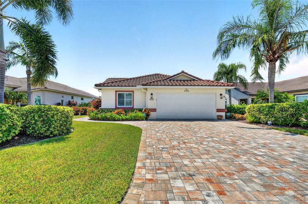 Image 4 of property listing at 6806 PLEASANT HILL ROAD, Bradenton, FL 34203