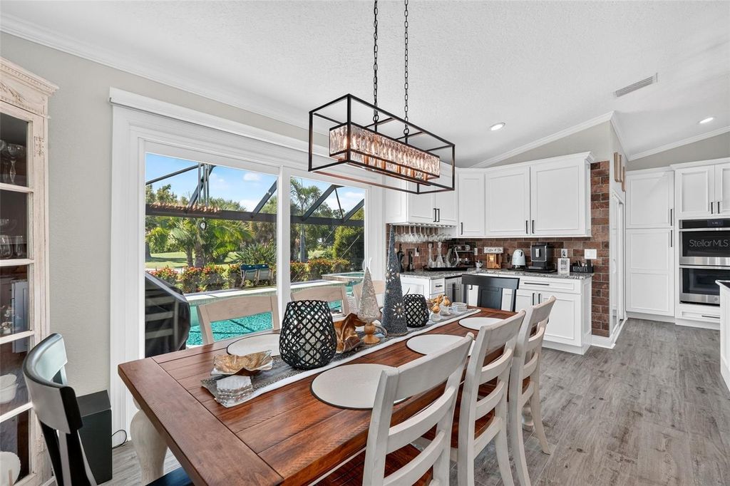 Image 31 of property listing at 6806 PLEASANT HILL ROAD, Bradenton, FL 34203