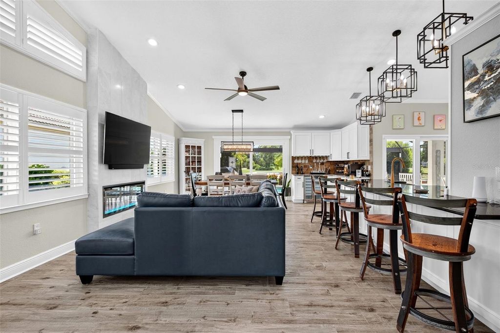 Image 36 of property listing at 6806 PLEASANT HILL ROAD, Bradenton, FL 34203