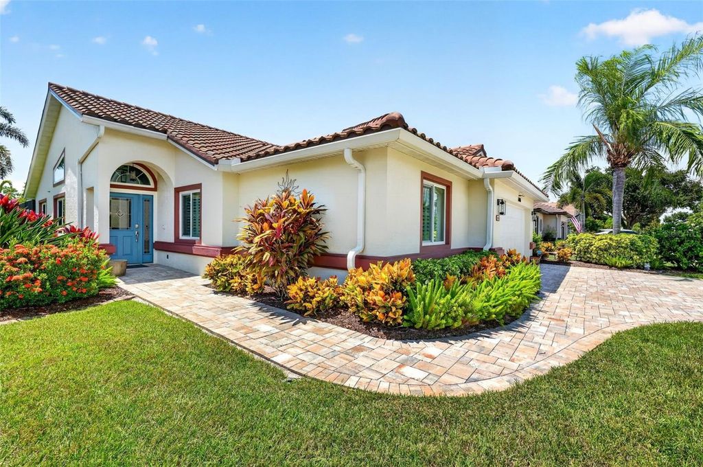 Image 5 of property listing at 6806 PLEASANT HILL ROAD, Bradenton, FL 34203
