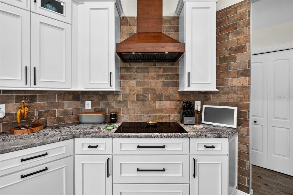 Image 64 of property listing at 6806 PLEASANT HILL ROAD, Bradenton, FL 34203