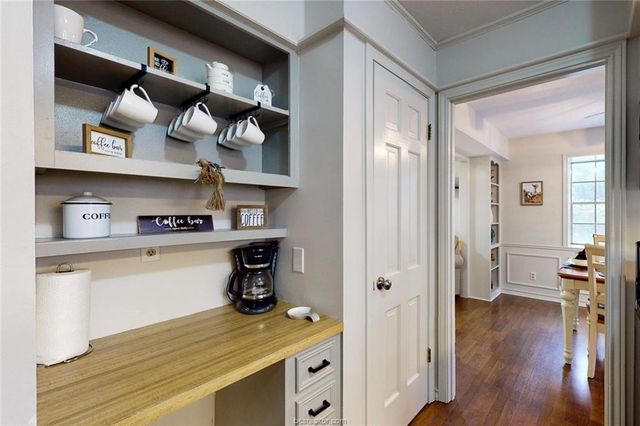 900 Westview Street, Bryan, TX 77802