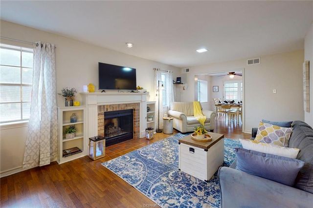 900 Westview Street, Bryan, TX 77802