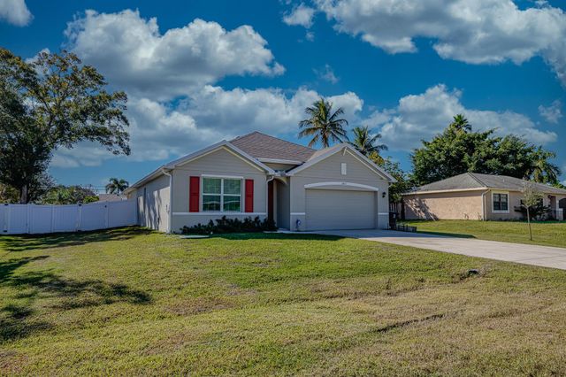 2402 SE Gillette Avenue, Port St Lucie, FL 34952