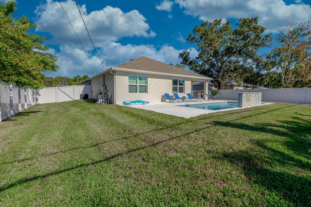 2402 SE Gillette Avenue, Port St Lucie, FL 34952