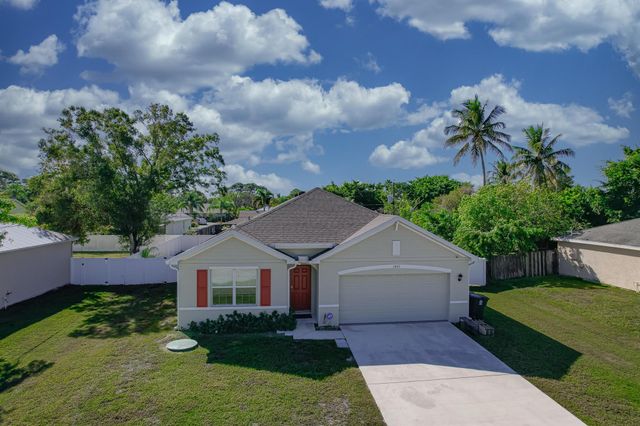 2402 SE Gillette Avenue, Port St Lucie, FL 34952