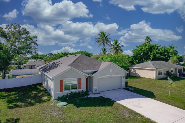 2402 SE Gillette Avenue, Port St Lucie, FL 34952