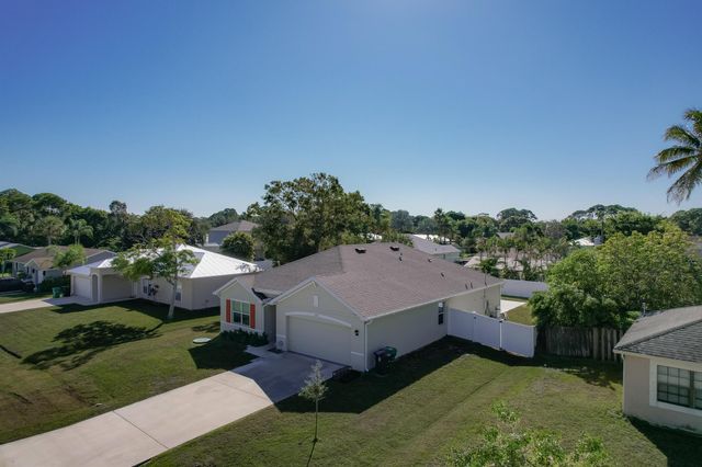 2402 SE Gillette Avenue, Port St Lucie, FL 34952