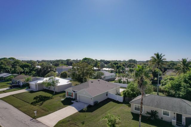 2402 SE Gillette Avenue, Port St Lucie, FL 34952