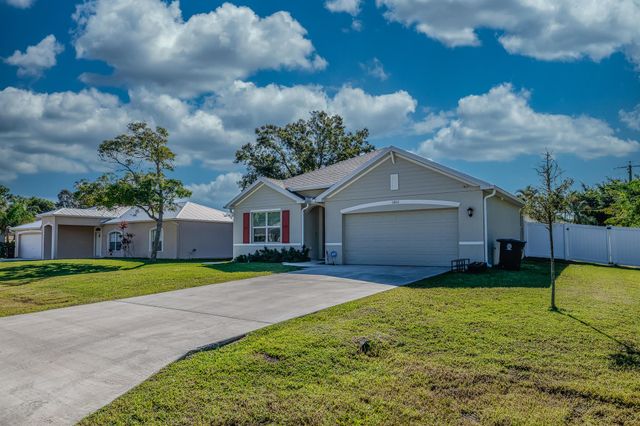 2402 SE Gillette Avenue, Port St Lucie, FL 34952
