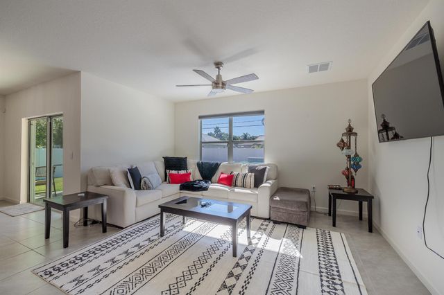 2402 SE Gillette Avenue, Port St Lucie, FL 34952