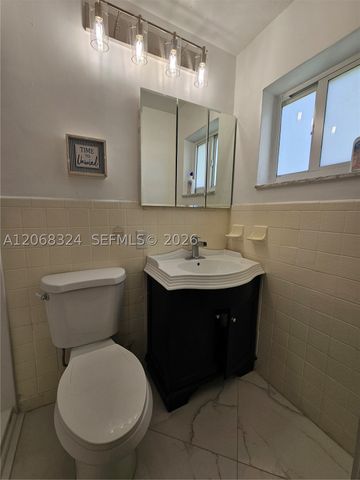 2661 NW 4th Ave, Pompano Beach, FL 33064