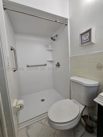 2661 NW 4th Ave, Pompano Beach, FL 33064