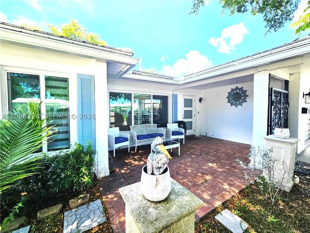 2661 NW 4th Ave, Pompano Beach, FL 33064