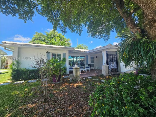 2661 NW 4th Ave, Pompano Beach, FL 33064