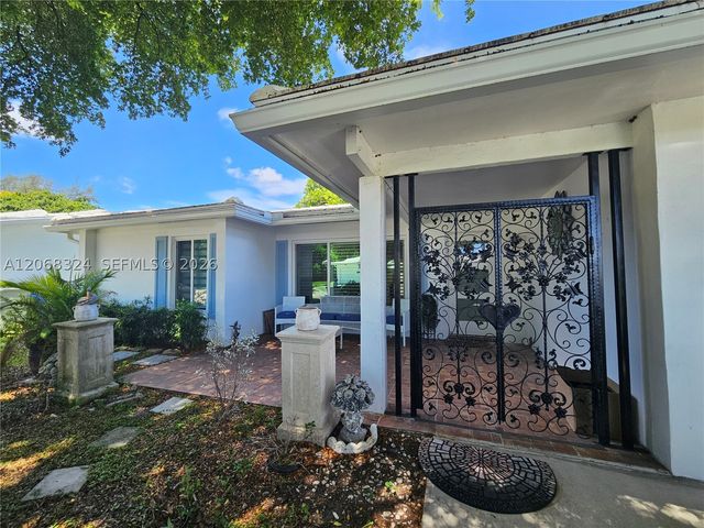 2661 NW 4th Ave, Pompano Beach, FL 33064