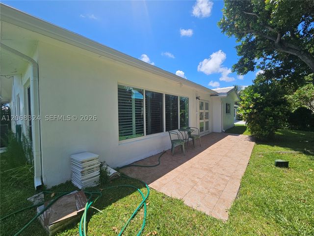 2661 NW 4th Ave, Pompano Beach, FL 33064