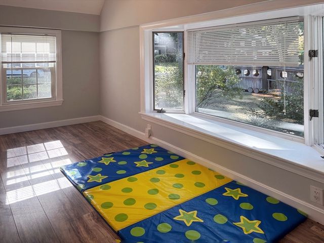 50 Dwhinda Rd, Newton, MA 02468