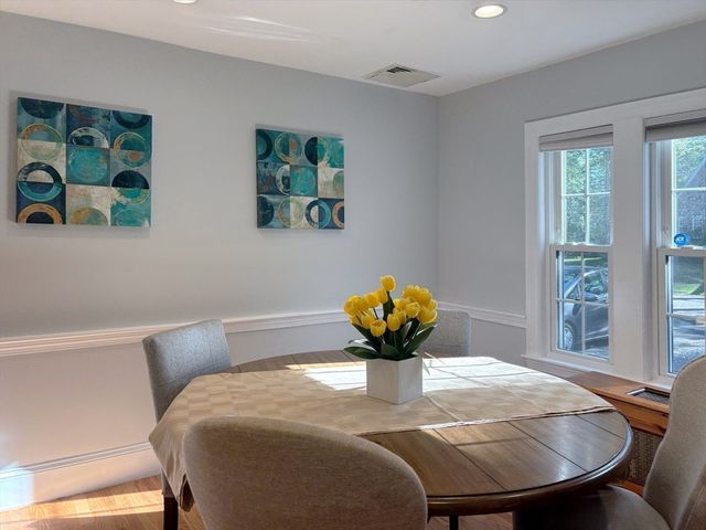 50 Dwhinda Rd, Newton, MA 02468