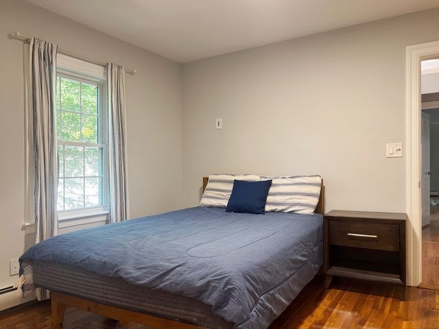 50 Dwhinda Rd, Newton, MA 02468