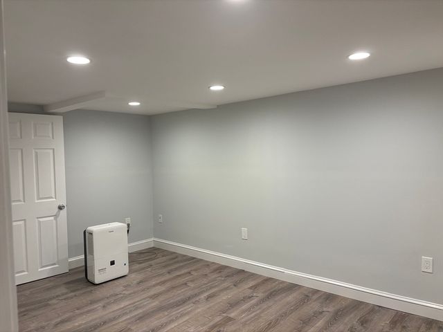 50 Dwhinda Rd, Newton, MA 02468