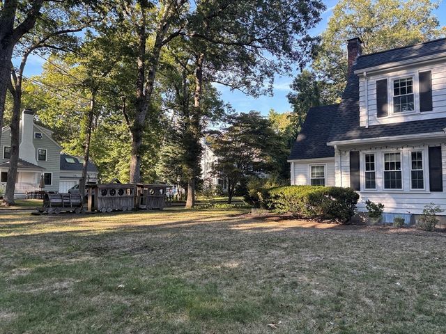 50 Dwhinda Rd, Newton, MA 02468