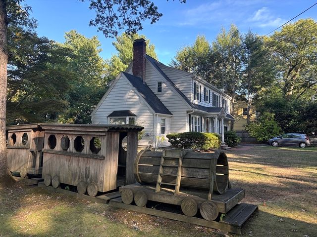 50 Dwhinda Rd, Newton, MA 02468