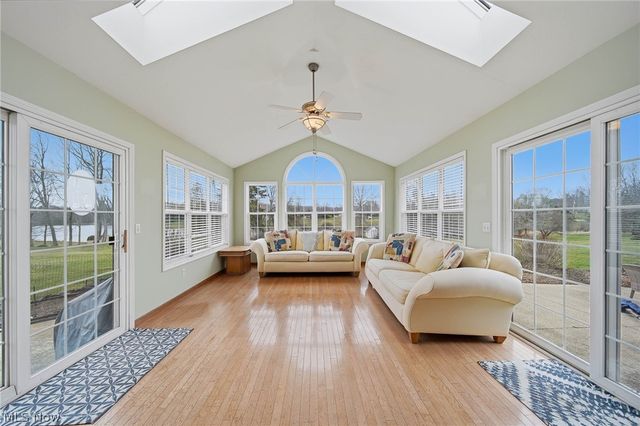 1365 Vermillion Drive, New Franklin, OH 44203