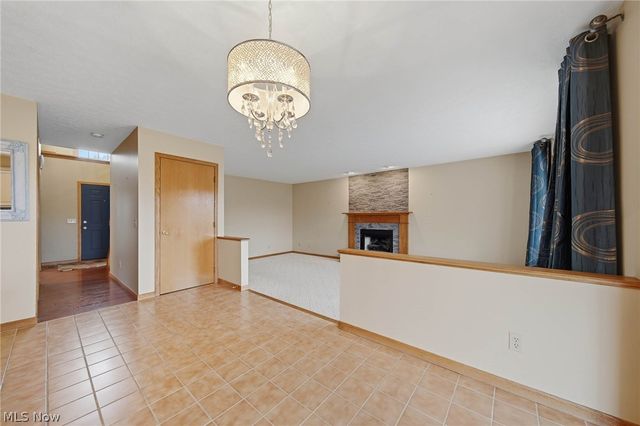 1365 Vermillion Drive, New Franklin, OH 44203