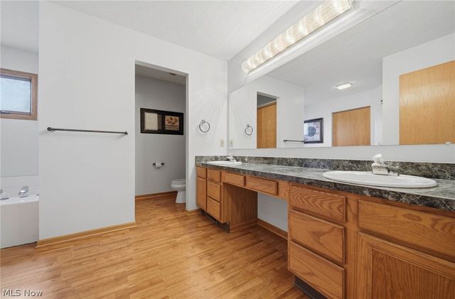 1365 Vermillion Drive, New Franklin, OH 44203