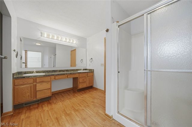 1365 Vermillion Drive, New Franklin, OH 44203