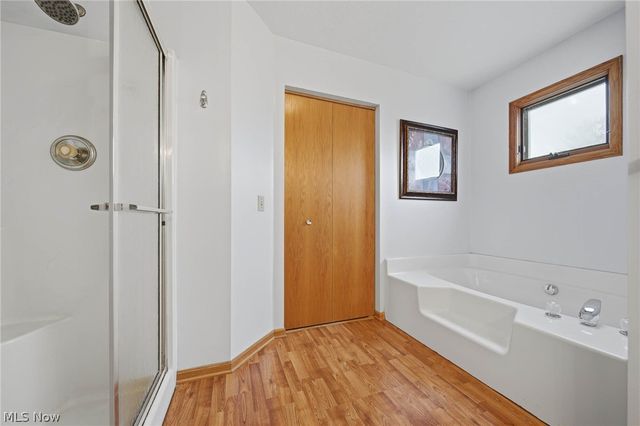 1365 Vermillion Drive, New Franklin, OH 44203