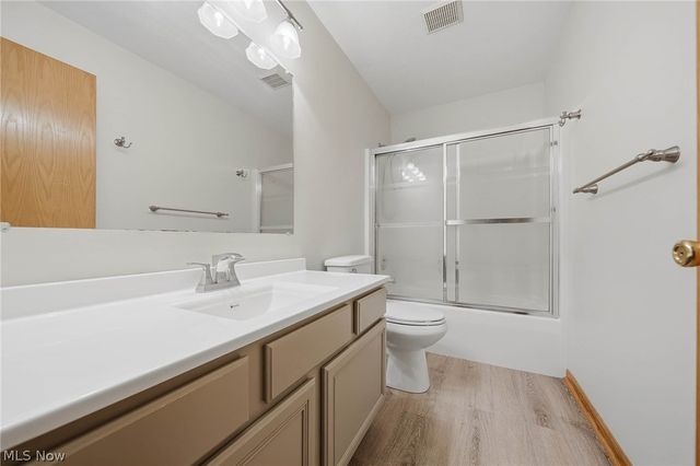 1365 Vermillion Drive, New Franklin, OH 44203