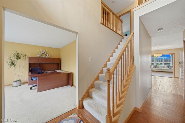 1365 Vermillion Drive, New Franklin, OH 44203