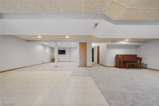 1365 Vermillion Drive, New Franklin, OH 44203